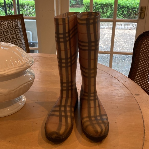 Burberry rain boots size 37 - Picture 4 of 5